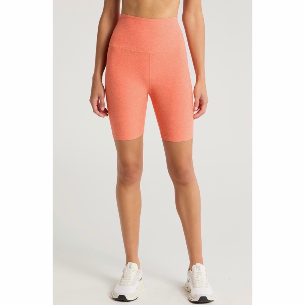 Beyond Yoga Spacedye Hugh Waist Bike Shorts in Radiant Coral Heather Size Small
